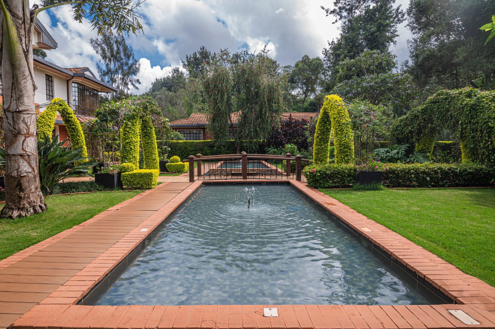 Luxury 5-Bedroom Residence for Sale – Karen (Along Ndege Road)